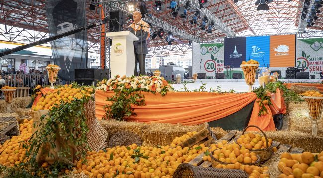 İzmir’de turuncu şenlik başladı 