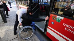 İzmir, toplu taşımada engel tanımıyor