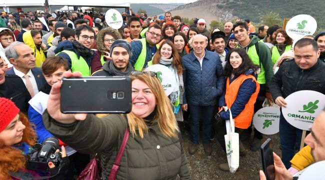 İzmirliler fidan dikim şenliğinde buluştu