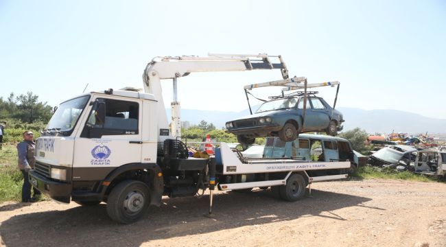 Bornova’da hurda araçlara çözüm