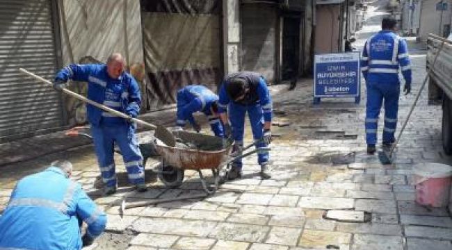 İzmirliler evde kalıyor İzmir’in yolları yenileniyor