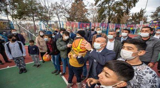 Adile Naşit İzmir’de ölümsüzleşti