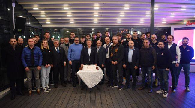 Başkan İduğ, basketbolcularla buluştu