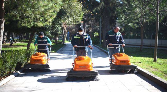 Bornova’ya yeni süpürme araçları