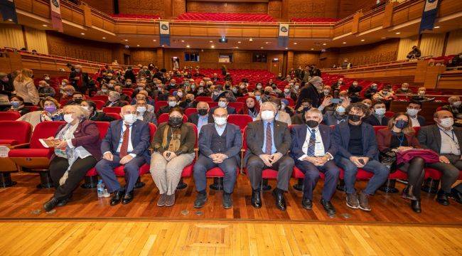 İzmir Kent Konseyi Başkan Adnan Akyarlı oldu