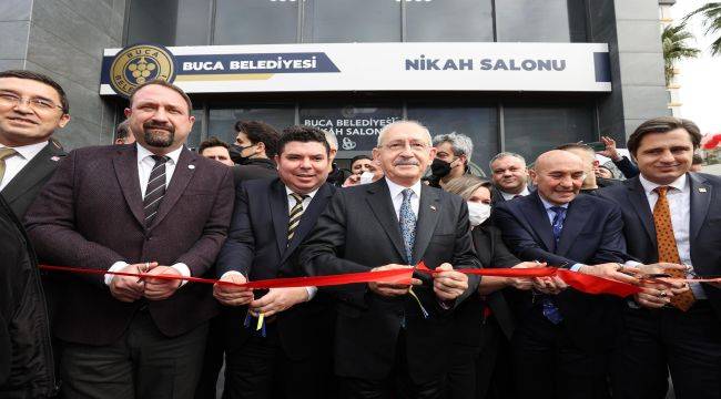 Kılıçdaroğlu, Buca Belediyesi’nin ek binası açtı, nikah şahidi oldu