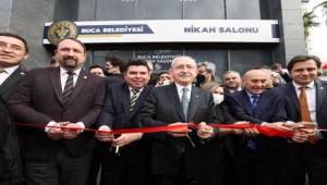 Kılıçdaroğlu, Buca Belediyesi’nin ek binası açtı, nikah şahidi oldu