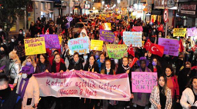 Balçovalı kadınların gece yürüyüşü