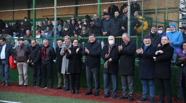 Futbolun efsaneleri Karşıyaka'da sahaya çıktı