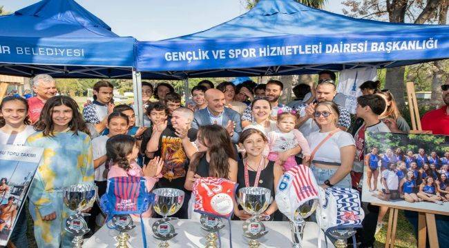 Başkan Soyer, küçük sporcularla buluştu