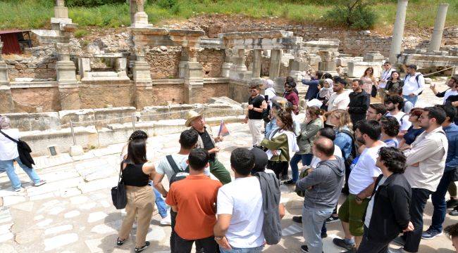 Üniversiteli Gençlere 19 Mayıs Hediyesi