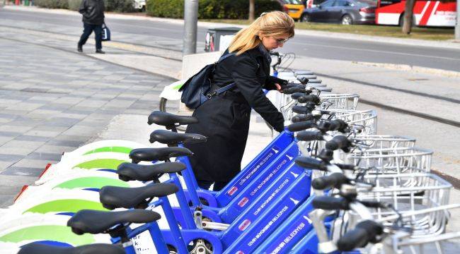 Bisikletliler trafikte daha özgür