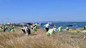 ÇAK dalgıçları deniz dibini temizledi