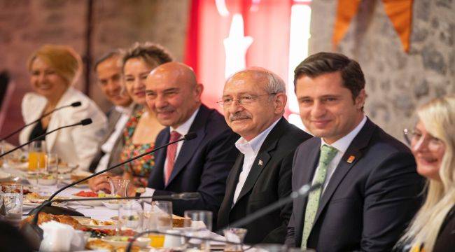 CHP Lideri Kılıçdaroğlu’nun İzmir programı sürüyor