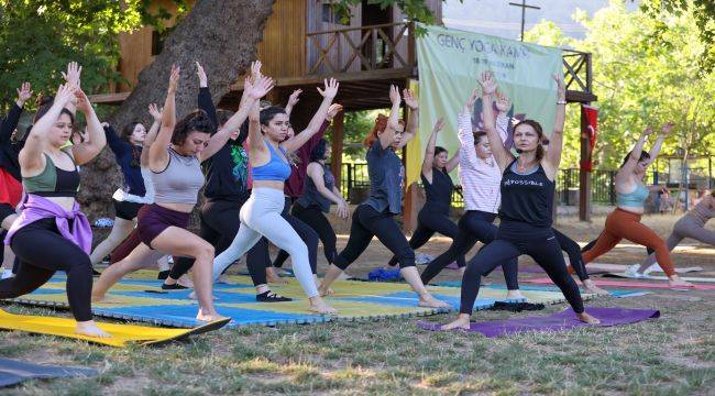 Dere Kafe’de İnziva, Genç Yoga Kampı