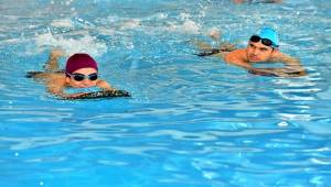 Havuz İzmir altyapıya sporcu kazandırıyor