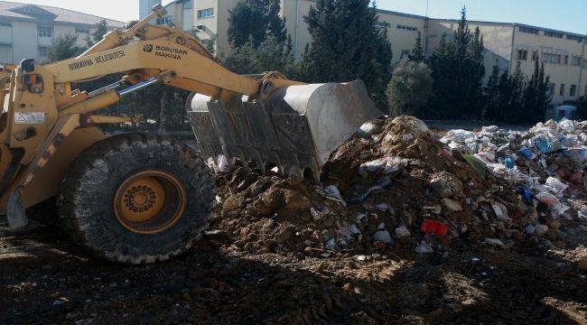 Bornova'da çevreyi kirletenlere suçüstü