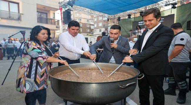 Buca’da aşure kazanları deyişlerle kaynatıldı