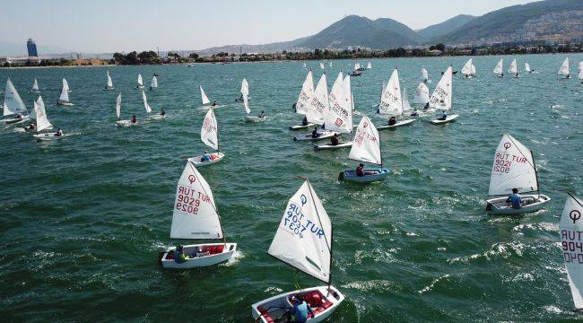 Geleceğin sporcu kızları Narlıdere'de yetişecek