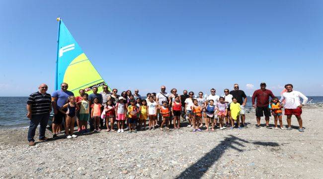 Narlıdere'nin kızları yelken sporuyla tanıştı 