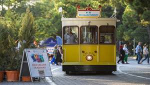 “Nostaljik Tramvay” geçmişe götürüyor 