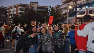 Gençler Genç İzmir'le buluşuyor 