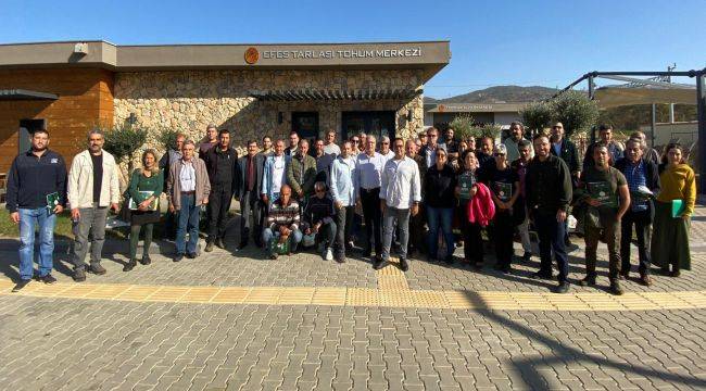 Efes Tarlası Yaşam Köyü'nde çiftçi eğitimleri 