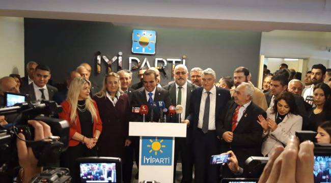 İyi Parti İzmir İl Başkanı göreve başladı