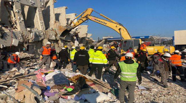 Torbalı Belediyesi çalışanları Hatay’da 