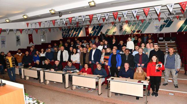 Çiğli Belediyesi’nin Arıcılık Kursuna Yoğun İlgi