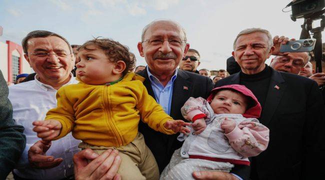 Kılıçdaroğlu Konak Belediyesi’nin Çadır Kentini Ziyaret Etti