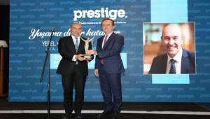 Başkan Soyer’e Yaşama Değer Katanlar Ödülü