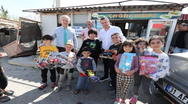 Narlıdere Belediyesi'nden Miniklere Bayram Sürprizi