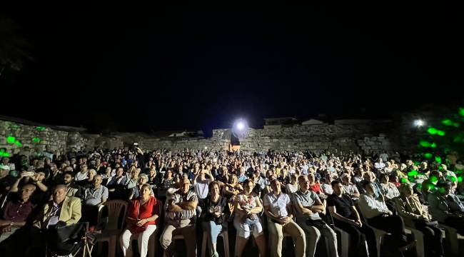 “Dillerdeki Nağmeler” Kaleiçi’nde yankılandı