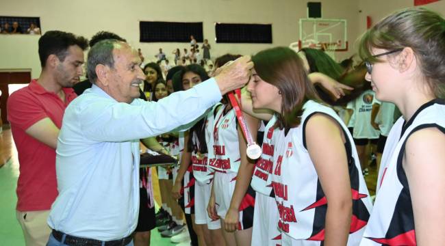 U18 Kızlar Kategorisinde İzmir şampiyonu oldu