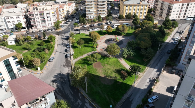 Buca Metrosu’nun yapımında ağaçlara özel koruma