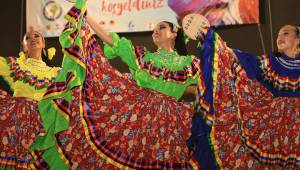 Halk Dansları Güzelbahçe’de Buluştu