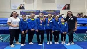 Bornovalı jimnastikçiler altın madalyayı İzmir'e getirdi