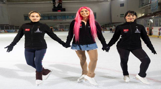 İzmir'de buz sporları sezonu açıldı
