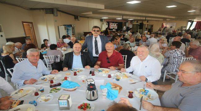 Makedon göçmenleri EGEMAKGÖÇ’ün kahvaltısında buluştu