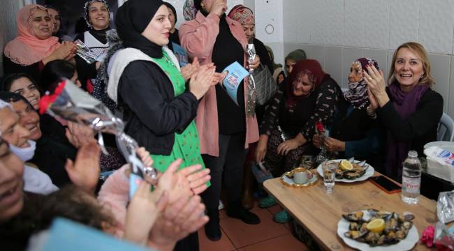 CHP'li Mutlu kadınlarla alana indi