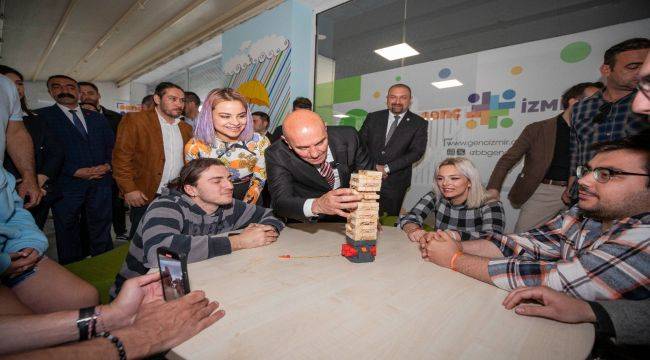 Genç İzmir Çiğli Gençlik Merkezi hizmete açıldı