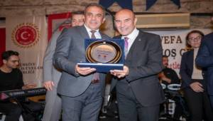  Görev süresi biten başkanlara plaket