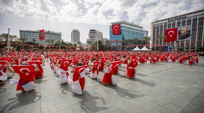 İzmir’de büyük kutlama