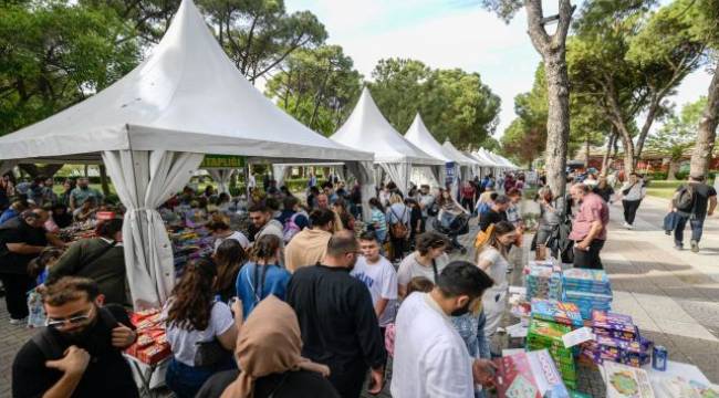 İzmirliler İZKİTAP Fest’e akın etti