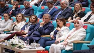 Başkan Tugay, Kadın Erkek Fırsat Eşitliği Çalıştayı’nda konuştu