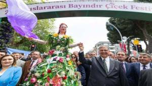 Bayındır Çiçek Festivali Coşkuyla Başladı