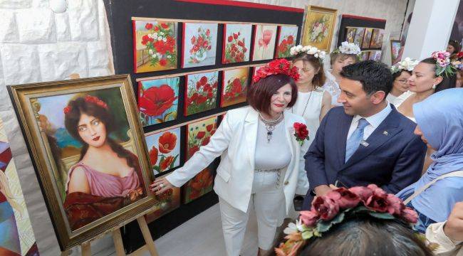 Bayraklı’da üreten kadınlar el sanatlarını sergiledi