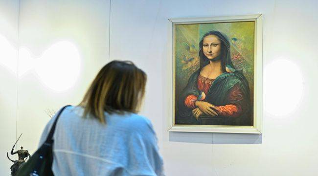 İzmir’de sanat ve antika fuarına yoğun ilgi