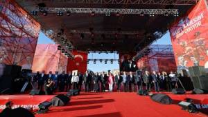 “İzmir Özgürlüğün Şehridir”